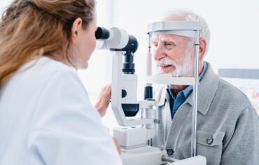 aging-and-eye-health-how-to-keep-your-vision-sharp