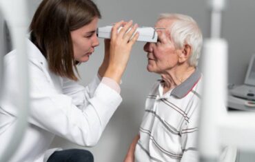 understanding-retinal-detachment-early-warning-signs-and-treatment-options